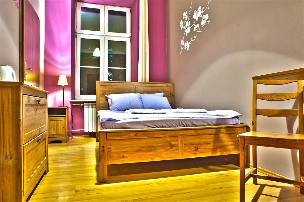 Nathan'S Villa Hostel Warszawa Exteriör bild