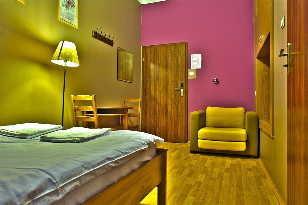 Nathan'S Villa Hostel Warszawa Exteriör bild