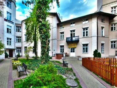 Nathan'S Villa Hostel Warszawa Exteriör bild